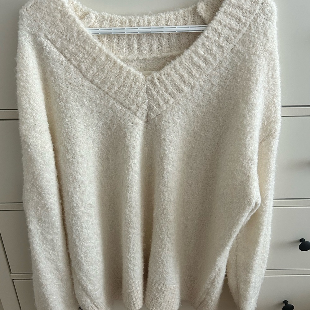 aerie Plush V-Neck Sweater in Cream